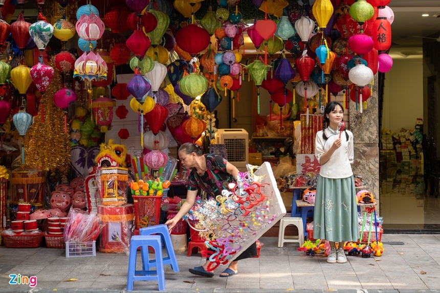 Ảnh: Tìm về Trung Thu tuổi thơ ở phố cổ Hà Nội - 4 Ảnh: Tìm về Trung Thu tuổi thơ ở phố cổ Hà Nội - 4