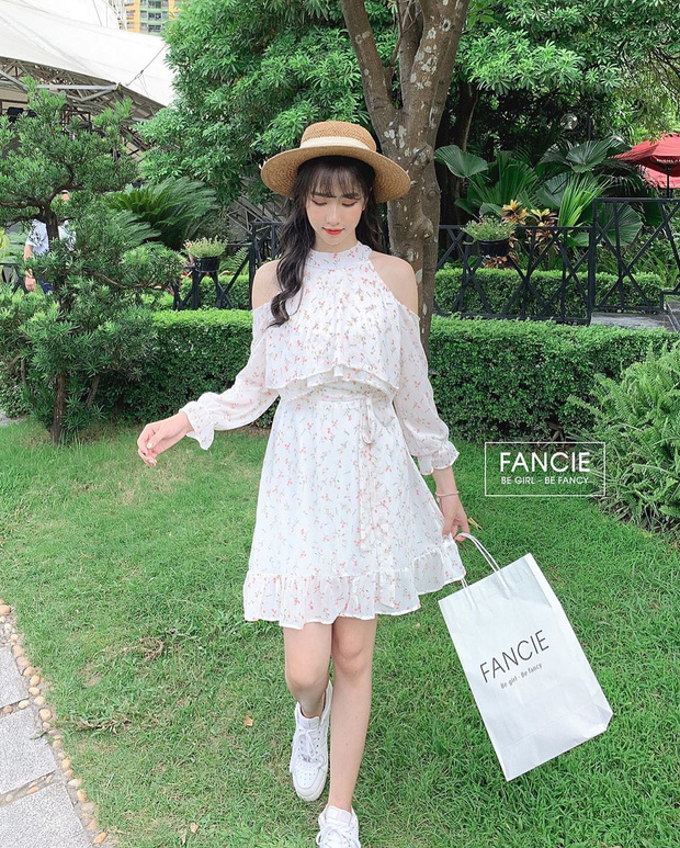 Để mặc đẹp không trượt phát nào thì nhất định phải sắm váy hoa nhí dài tay, diện dịp giao mùa là 'chuẩn bài' - 3 Để mặc đẹp không trượt phát nào thì nhất định phải sắm váy hoa nhí dài tay, diện dịp giao mùa là 'chuẩn bài' - 3