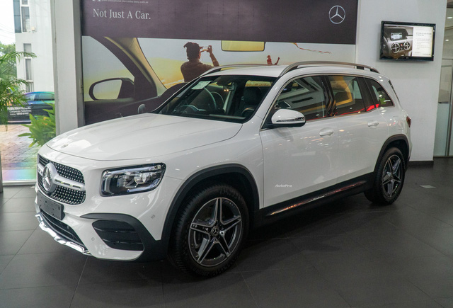 Chi tiết Mercedes-Benz GLB giá 2 tỷ đồng vừa về đại lý: Xe sang thực dụng ngang tầm tiền Ford Explorer và Volkswagen Tiguan Allspace - 2 Chi tiết Mercedes-Benz GLB giá 2 tỷ đồng vừa về đại lý: Xe sang thực dụng ngang tầm tiền Ford Explorer và Volkswagen Tiguan Allspace - 2