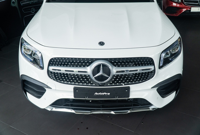Chi tiết Mercedes-Benz GLB giá 2 tỷ đồng vừa về đại lý: Xe sang thực dụng ngang tầm tiền Ford Explorer và Volkswagen Tiguan Allspace - 5 Chi tiết Mercedes-Benz GLB giá 2 tỷ đồng vừa về đại lý: Xe sang thực dụng ngang tầm tiền Ford Explorer và Volkswagen Tiguan Allspace - 5