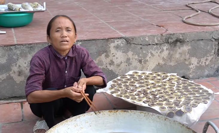Kênh Bà Tân Vlog đạt 4 triệu follow trên YouTube sau hơn 1 năm ra mắt, ai cũng choáng khi nhìn lại loạt thành tích 'khủng' của bà mẹ nông dân - 4 Kênh Bà Tân Vlog đạt 4 triệu follow trên YouTube sau hơn 1 năm ra mắt, ai cũng choáng khi nhìn lại loạt thành tích 'khủng' của bà mẹ nông dân - 4