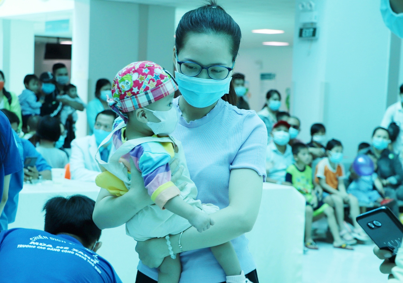 Chị em Trúc Nhi - Diệu Nhi đón Trung thu cùng các bạn trong bệnh viện, khuôn mặt rạng ngời hạnh phúc - 4 Chị em Trúc Nhi - Diệu Nhi đón Trung thu cùng các bạn trong bệnh viện, khuôn mặt rạng ngời hạnh phúc - 4