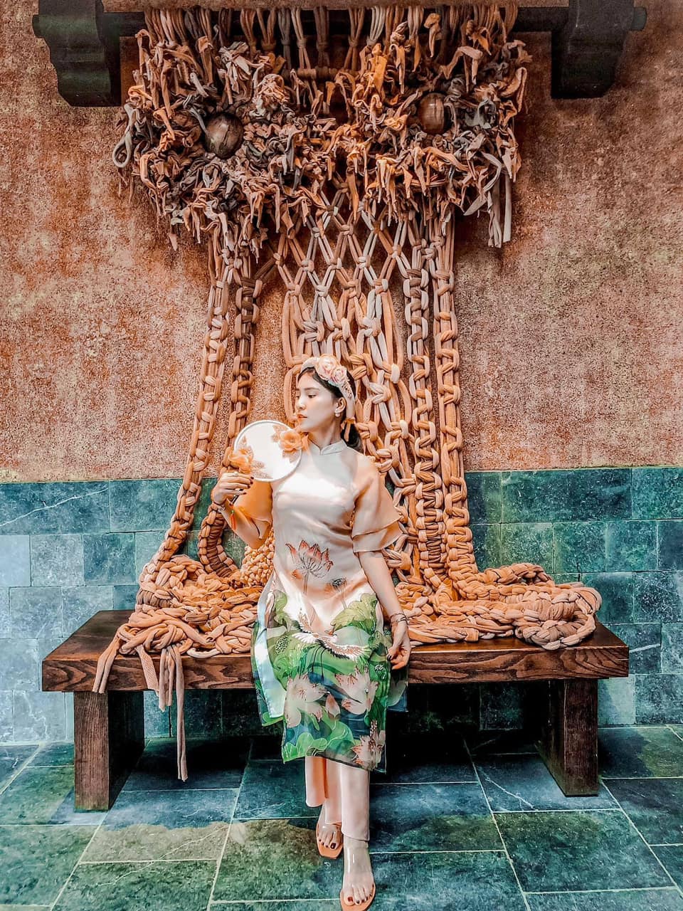 Bà mẹ 9x có 4 con 'gây sốt', hút 2K like nhờ sắc vóc và style sang chảnh như Phạm Băng Băng phiên bản Thái - 27 Bà mẹ 9x có 4 con 'gây sốt', hút 2K like nhờ sắc vóc và style sang chảnh như Phạm Băng Băng phiên bản Thái - 27
