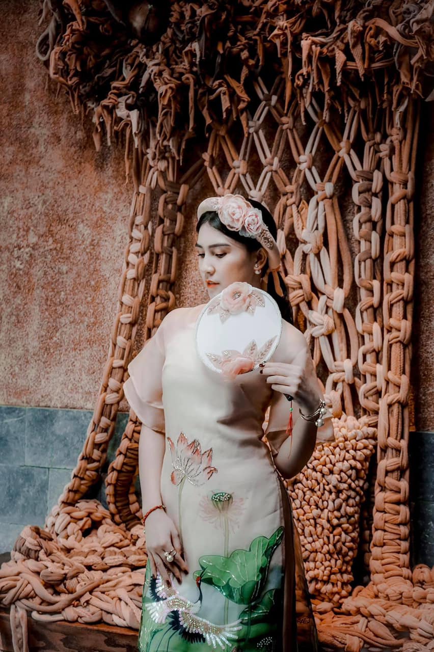 Bà mẹ 9x có 4 con 'gây sốt', hút 2K like nhờ sắc vóc và style sang chảnh như Phạm Băng Băng phiên bản Thái - 28 Bà mẹ 9x có 4 con 'gây sốt', hút 2K like nhờ sắc vóc và style sang chảnh như Phạm Băng Băng phiên bản Thái - 28