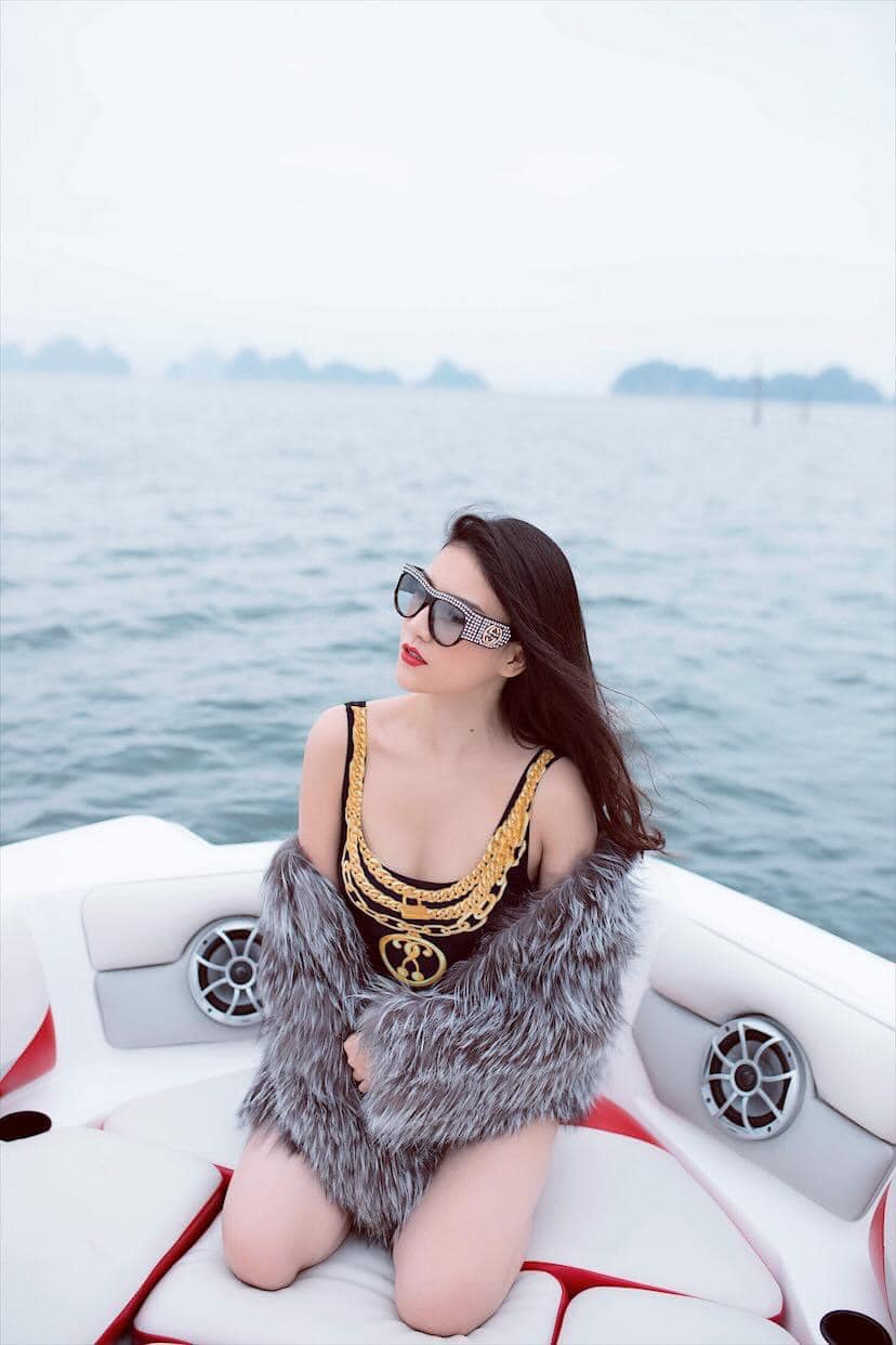 Bà mẹ 9x có 4 con 'gây sốt', hút 2K like nhờ sắc vóc và style sang chảnh như Phạm Băng Băng phiên bản Thái - 4 Bà mẹ 9x có 4 con 'gây sốt', hút 2K like nhờ sắc vóc và style sang chảnh như Phạm Băng Băng phiên bản Thái - 4