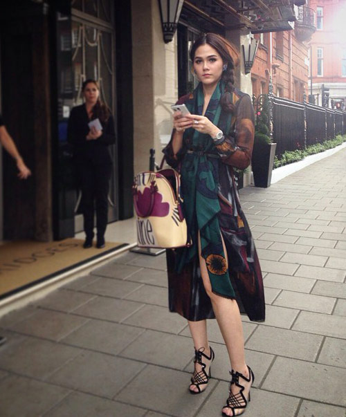 Bà mẹ 9x có 4 con 'gây sốt', hút 2K like nhờ sắc vóc và style sang chảnh như Phạm Băng Băng phiên bản Thái - 30 Bà mẹ 9x có 4 con 'gây sốt', hút 2K like nhờ sắc vóc và style sang chảnh như Phạm Băng Băng phiên bản Thái - 30