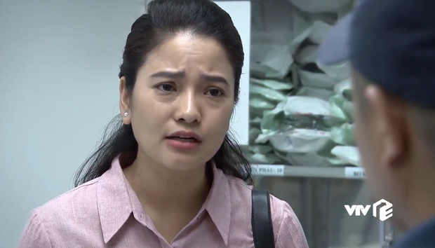 Lửa Ấm mất điểm ngay tập mở màn: Kỹ xảo '3 xu', nam chính nhả thoại rề rà khiến khán giả thất vọng 'Chỉ đạo xong thì cũng cháy rụi hết rồi' - 1 Lửa Ấm mất điểm ngay tập mở màn: Kỹ xảo '3 xu', nam chính nhả thoại rề rà khiến khán giả thất vọng 'Chỉ đạo xong thì cũng cháy rụi hết rồi' - 1