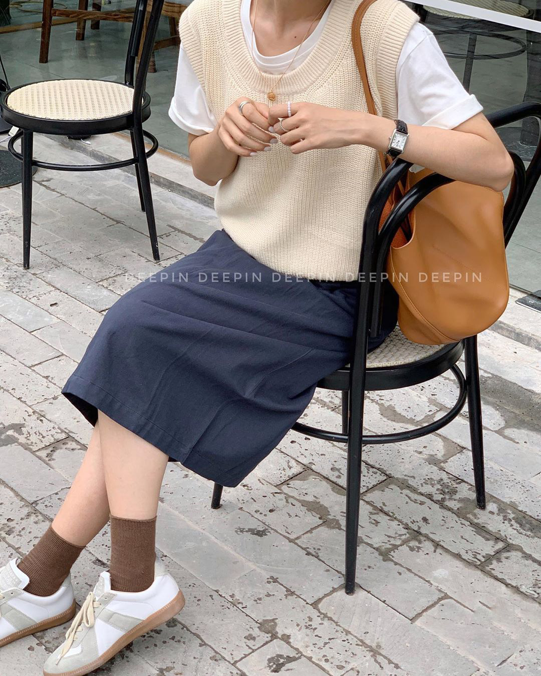 6 chiêu mix đồ siêu xinh với chân váy dài kèm địa chỉ mua để chị em tậu ngay và luôn - 8 6 chiêu mix đồ siêu xinh với chân váy dài kèm địa chỉ mua để chị em tậu ngay và luôn - 8