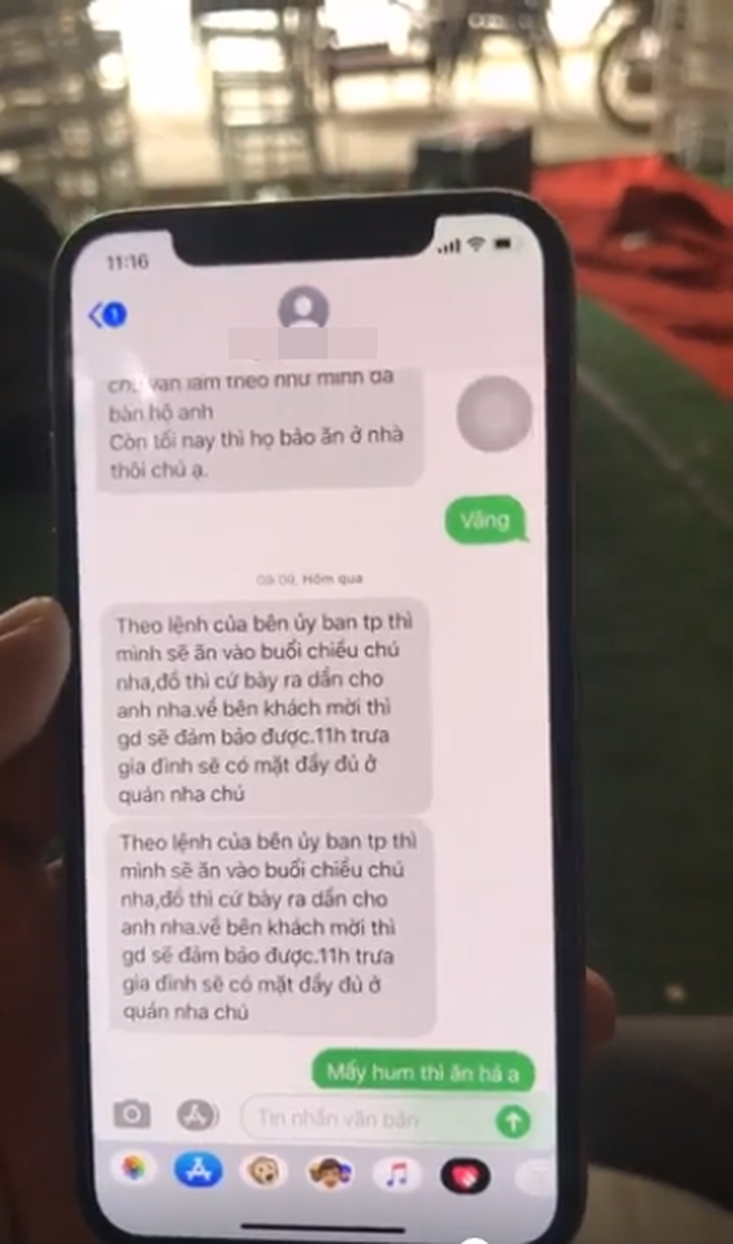 Hé lộ tin nhắn của người tự xưng là 'bố cô dâu' và chú rể nhắn tin cho chủ nhà hàng trước khi 'bỏ bom' 150 mâm cỗ: Khất lần rồi mất hút - 3 Hé lộ tin nhắn của người tự xưng là 'bố cô dâu' và chú rể nhắn tin cho chủ nhà hàng trước khi 'bỏ bom' 150 mâm cỗ: Khất lần rồi mất hút - 3