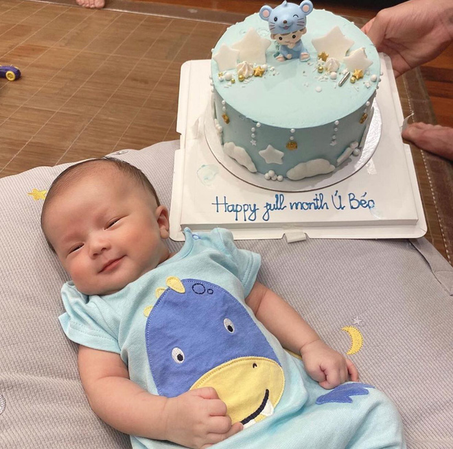 Khoe con trai bụ bẫm đáng yêu, bà xã Duy Mạnh tranh thủ 'kén' con dâu luôn: Hội chị em còn không mau 'góp gạo'! - 2 Khoe con trai bụ bẫm đáng yêu, bà xã Duy Mạnh tranh thủ 'kén' con dâu luôn: Hội chị em còn không mau 'góp gạo'! - 2