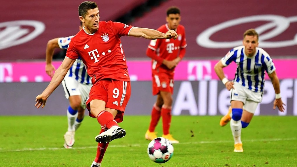 Lewandowski ghi 4 bàn, Bayern giành chiến thắng siêu kịch tính Lewandowski ghi 4 bàn, Bayern giành chiến thắng siêu kịch tính