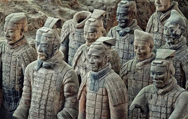 Vì sao đàn ông lại đeo cà vạt với áo sơ mi? Vì sao đàn ông lại đeo cà vạt với áo sơ mi?