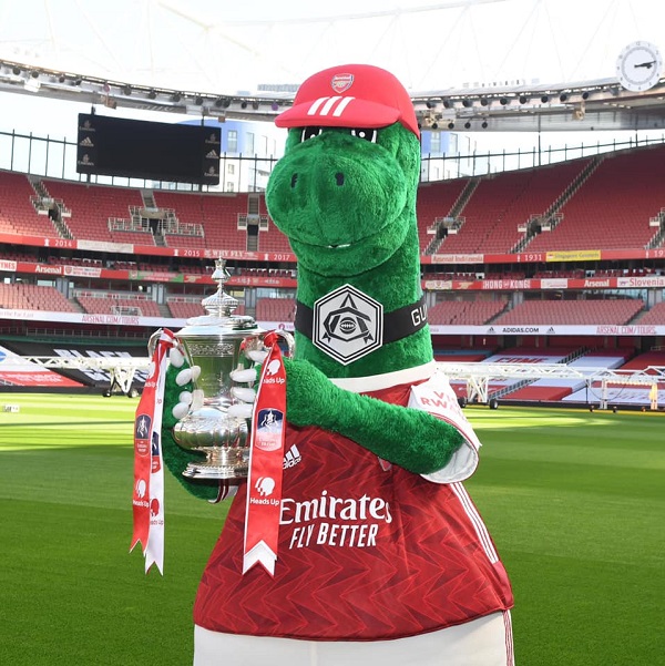 Mesut Oezil sẵn sàng lấy tiền túi trả lương cho linh vật Gunnersaurus vừa bị Arsenal sa thải Mesut Oezil sẵn sàng lấy tiền túi trả lương cho linh vật Gunnersaurus vừa bị Arsenal sa thải