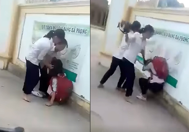 Clip: Chê mẫu áo mỏng, nữ sinh ở Nghệ An bị đánh hội đồng ngay trước cổng trường Clip: Chê mẫu áo mỏng, nữ sinh ở Nghệ An bị đánh hội đồng ngay trước cổng trường