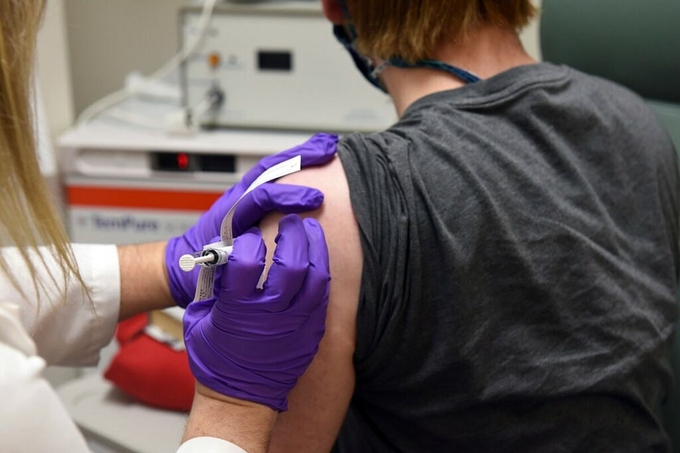 Người tiêm thử vaccine Covid-19: 'Chỉ nằm thôi cũng đủ đau' - 1 Người tiêm thử vaccine Covid-19: 'Chỉ nằm thôi cũng đủ đau' - 1