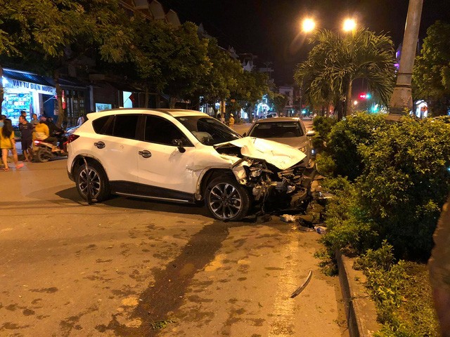 Vụ Mazda CX5 đâm liên hoàn làm 1 người chết: Tài xế mới 18 tuổi chưa có bằng lái, vượt nồng độ cồn - 1 Vụ Mazda CX5 đâm liên hoàn làm 1 người chết: Tài xế mới 18 tuổi chưa có bằng lái, vượt nồng độ cồn - 1