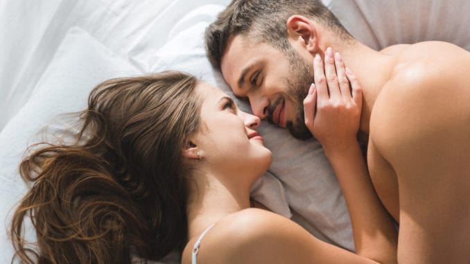 Quý cô chịu khó làm 'chuyện ấy' 3-4 lần/tuần có thể đẩy lùi sỏi thận Quý cô chịu khó làm 'chuyện ấy' 3-4 lần/tuần có thể đẩy lùi sỏi thận