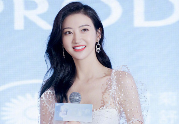 'Thuốc độc phòng vé' Cảnh Điềm bị chê lố khi huy động đến 100 nhân viên bảo vệ tại sự kiện dù không có mấy người tiếp cận - 5 'Thuốc độc phòng vé' Cảnh Điềm bị chê lố khi huy động đến 100 nhân viên bảo vệ tại sự kiện dù không có mấy người tiếp cận - 5