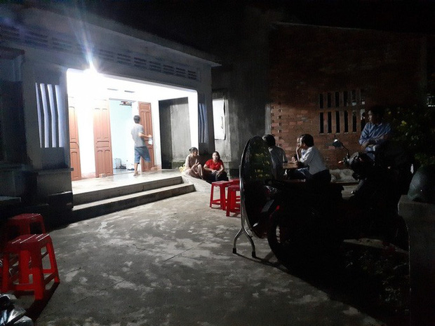 Sự máu lạnh rợn người của 'nghịch tử' đâm 31 nhát dao giết mẹ: Tẩy rửa sạch vết máu rồi đi bán vàng lấy tiền ăn sáng, uống cà phê - 1 Sự máu lạnh rợn người của 'nghịch tử' đâm 31 nhát dao giết mẹ: Tẩy rửa sạch vết máu rồi đi bán vàng lấy tiền ăn sáng, uống cà phê - 1