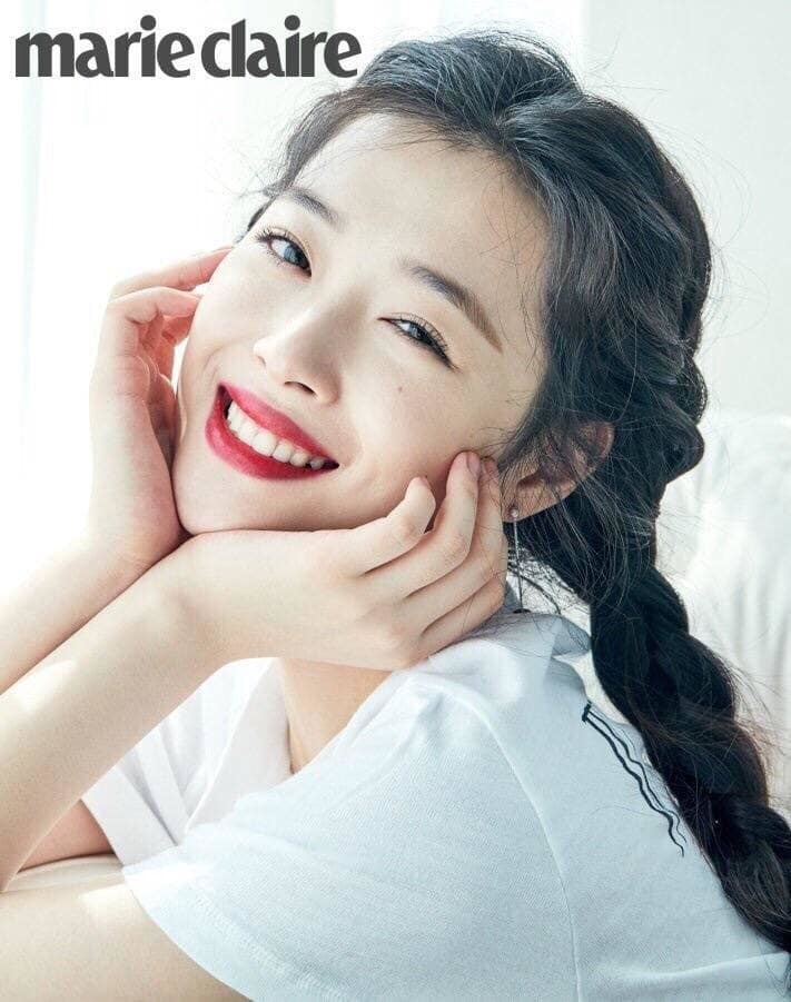 Đúng ngày này 1 năm trước, làng giải trí Hàn Quốc mãi mãi mất đi một Sulli xinh đẹp, rạng rỡ và thiện lương - 4 Đúng ngày này 1 năm trước, làng giải trí Hàn Quốc mãi mãi mất đi một Sulli xinh đẹp, rạng rỡ và thiện lương - 4