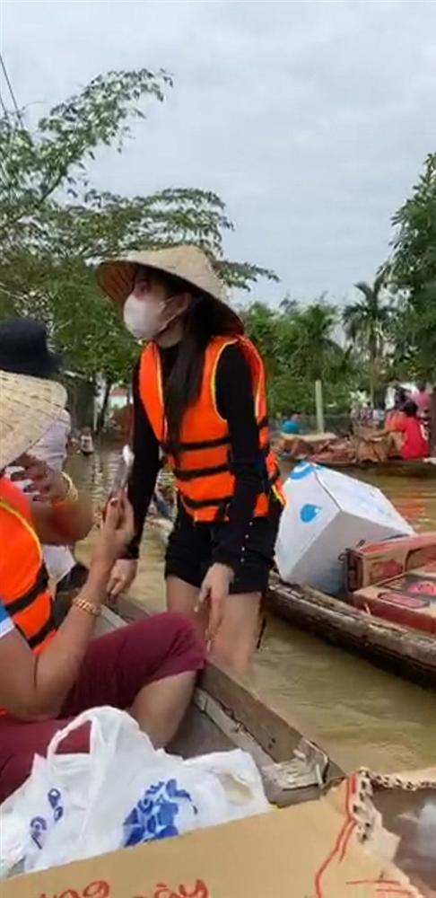 Sau Thủy Tiên cùng hàng loạt sao Việt, Trấn Thành đứng ra kêu gọi ủng hộ miền Trung, xung phong góp quỹ 300 triệu - 1 Sau Thủy Tiên cùng hàng loạt sao Việt, Trấn Thành đứng ra kêu gọi ủng hộ miền Trung, xung phong góp quỹ 300 triệu - 1