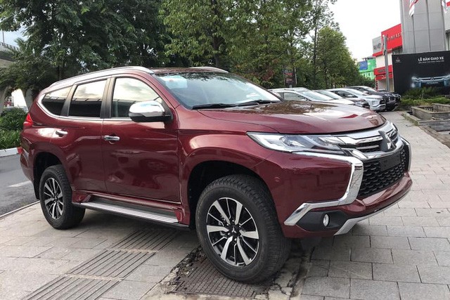 Sắp ‘tuyệt chủng’, Mitsubishi Pajero Sport máy xăng tồn kho xả hàng giảm giá 250 triệu đồng Sắp ‘tuyệt chủng’, Mitsubishi Pajero Sport máy xăng tồn kho xả hàng giảm giá 250 triệu đồng