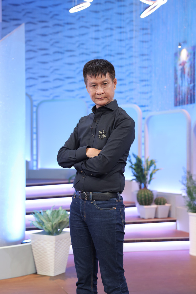 Lê Hoàng bị chỉ trích khi tranh cãi gay gắt với Hương Giang khiến nàng hậu phải nhận xét: 'Đàn ông mà như mẹ chồng' Lê Hoàng bị chỉ trích khi tranh cãi gay gắt với Hương Giang khiến nàng hậu phải nhận xét: 'Đàn ông mà như mẹ chồng'