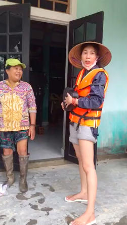 Thủy Tiên phản ứng gay gắt khi cư dân mạng nhắc tới Trấn Thành, Ngọc Trinh: Những comment như vậy gây ảnh hưởng tình cảm đồng nghiệp - 1 Thủy Tiên phản ứng gay gắt khi cư dân mạng nhắc tới Trấn Thành, Ngọc Trinh: Những comment như vậy gây ảnh hưởng tình cảm đồng nghiệp - 1