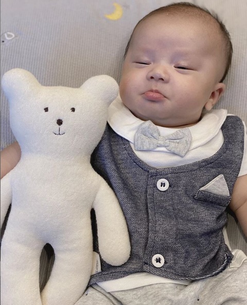 Duy Mạnh tung ảnh góc nghiêng thần thánh của con trai lên mạng xã hội khiến dân tình phát sốt - 3 Duy Mạnh tung ảnh góc nghiêng thần thánh của con trai lên mạng xã hội khiến dân tình phát sốt - 3