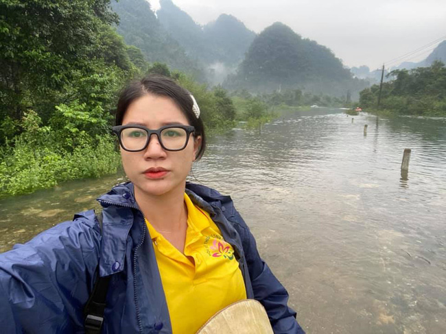 Bị so sánh với Thủy Tiên, Trang Trần đáp trả: 'Đây làm từ thiện hàng tuần chứ không đợi lũ mới làm' - 3 Bị so sánh với Thủy Tiên, Trang Trần đáp trả: 'Đây làm từ thiện hàng tuần chứ không đợi lũ mới làm' - 3