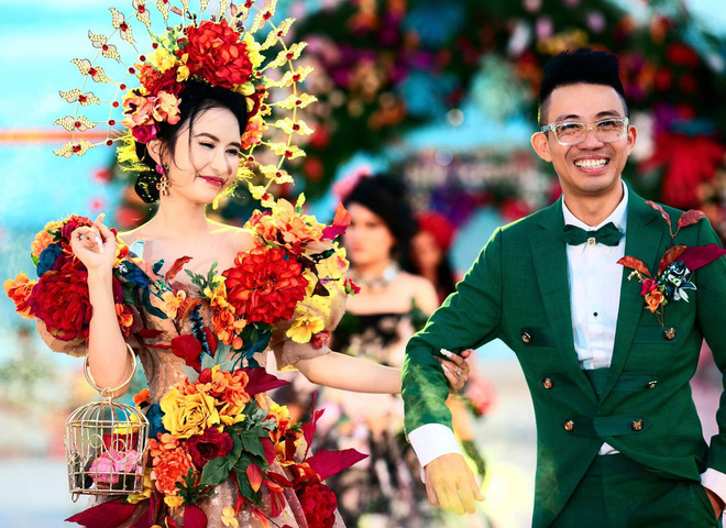 Vợ yêu của đại gia Minh Nhựa kỷ niệm ngày cưới 'đơn giản', bạn bè liền vào hỏi chơi Halloween sớm thế? - 5 Vợ yêu của đại gia Minh Nhựa kỷ niệm ngày cưới 'đơn giản', bạn bè liền vào hỏi chơi Halloween sớm thế? - 5