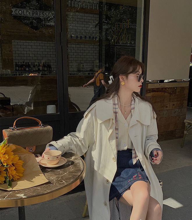 Lạnh thế này diện trench coat là 'perfect', nhưng không phải chị em nào cũng biết mix đồ cho thời thượng đâu nhé! - 8 Lạnh thế này diện trench coat là 'perfect', nhưng không phải chị em nào cũng biết mix đồ cho thời thượng đâu nhé! - 8