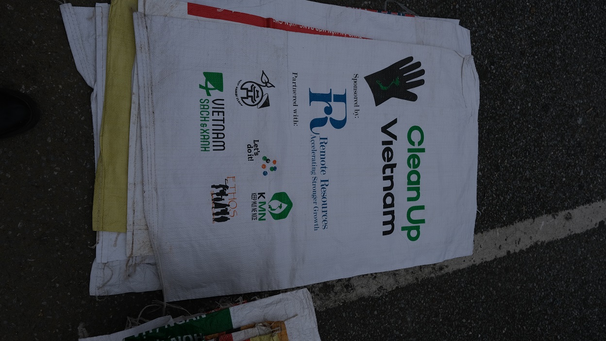 'World Cleanup Day 2020 - Ngày làm sạch thế giới' diễn ra với sự tham gia của hàng trăm sinh viên tại Hà Nội - 18 'World Cleanup Day 2020 - Ngày làm sạch thế giới' diễn ra với sự tham gia của hàng trăm sinh viên tại Hà Nội - 18