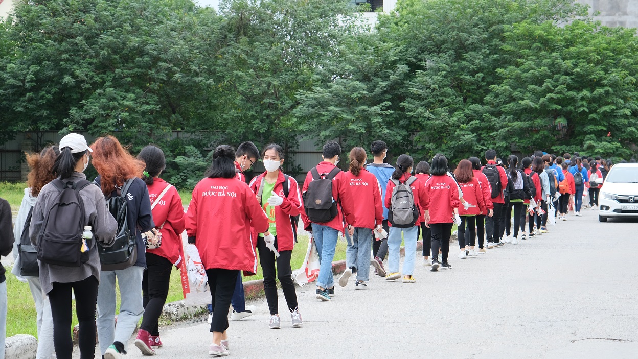 'World Cleanup Day 2020 - Ngày làm sạch thế giới' diễn ra với sự tham gia của hàng trăm sinh viên tại Hà Nội - 6 'World Cleanup Day 2020 - Ngày làm sạch thế giới' diễn ra với sự tham gia của hàng trăm sinh viên tại Hà Nội - 6