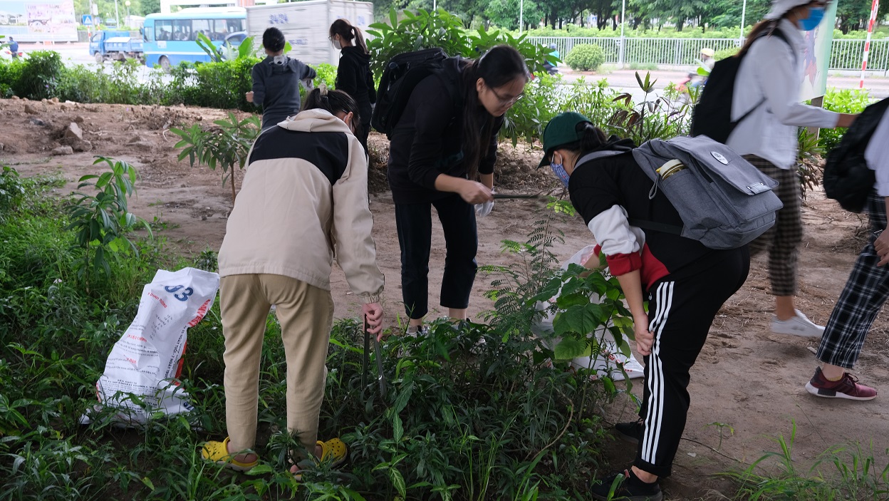 'World Cleanup Day 2020 - Ngày làm sạch thế giới' diễn ra với sự tham gia của hàng trăm sinh viên tại Hà Nội - 14 'World Cleanup Day 2020 - Ngày làm sạch thế giới' diễn ra với sự tham gia của hàng trăm sinh viên tại Hà Nội - 14