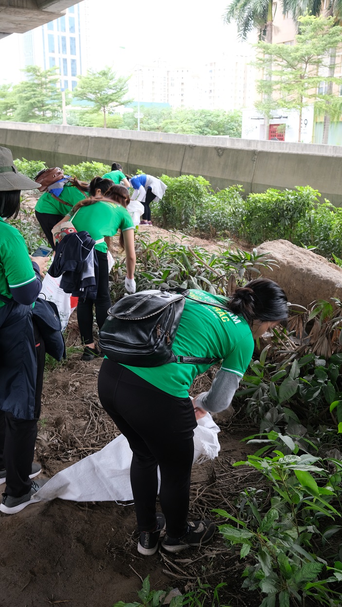 'World Cleanup Day 2020 - Ngày làm sạch thế giới' diễn ra với sự tham gia của hàng trăm sinh viên tại Hà Nội - 15 'World Cleanup Day 2020 - Ngày làm sạch thế giới' diễn ra với sự tham gia của hàng trăm sinh viên tại Hà Nội - 15