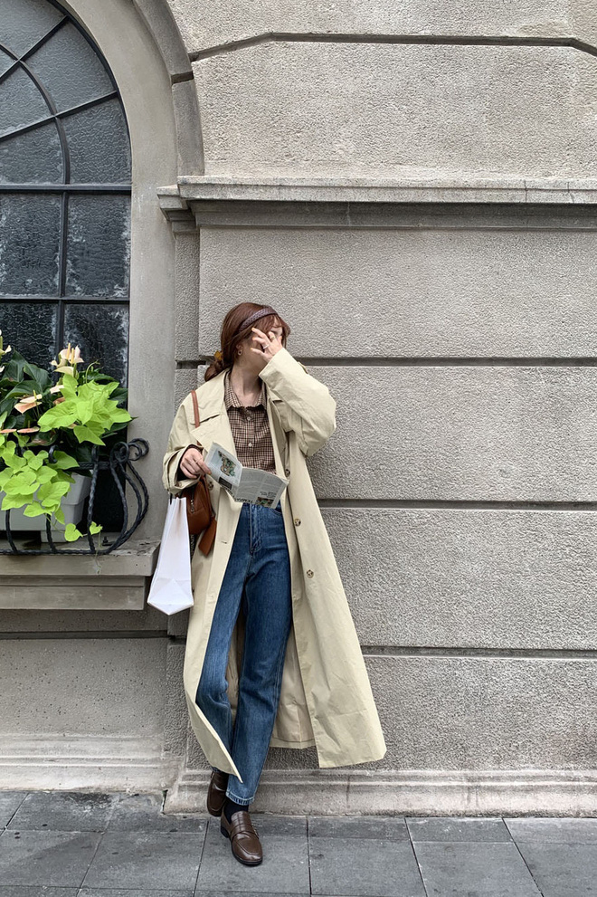 Lạnh thế này diện trench coat là 'perfect', nhưng không phải chị em nào cũng biết mix đồ cho thời thượng đâu nhé! - 3 Lạnh thế này diện trench coat là 'perfect', nhưng không phải chị em nào cũng biết mix đồ cho thời thượng đâu nhé! - 3
