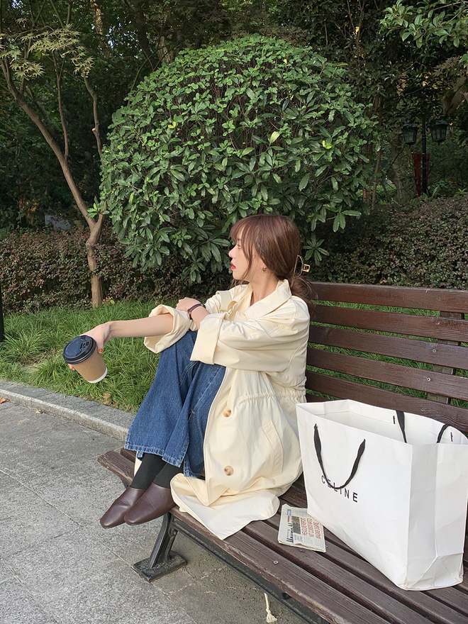 Lạnh thế này diện trench coat là 'perfect', nhưng không phải chị em nào cũng biết mix đồ cho thời thượng đâu nhé! - 15 Lạnh thế này diện trench coat là 'perfect', nhưng không phải chị em nào cũng biết mix đồ cho thời thượng đâu nhé! - 15