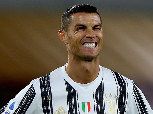 Bị tố phạm luật phòng dịch Covid-19, Ronaldo nói gì? Bị tố phạm luật phòng dịch Covid-19, Ronaldo nói gì?