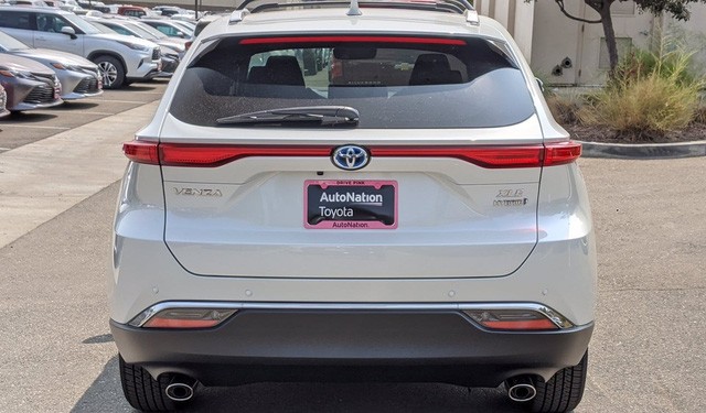 Hàng 'hot' một thời Toyota Venza 2021 chào hàng tại Việt Nam: Giá 3 tỷ đồng, dáng sang chảnh như Lexus RX - 6 Hàng 'hot' một thời Toyota Venza 2021 chào hàng tại Việt Nam: Giá 3 tỷ đồng, dáng sang chảnh như Lexus RX - 6