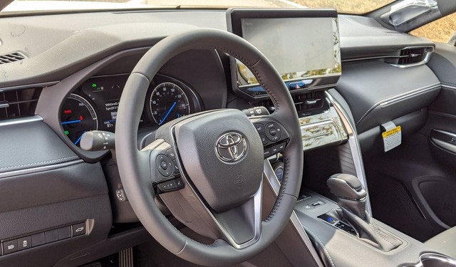 Hàng 'hot' một thời Toyota Venza 2021 chào hàng tại Việt Nam: Giá 3 tỷ đồng, dáng sang chảnh như Lexus RX - 8 Hàng 'hot' một thời Toyota Venza 2021 chào hàng tại Việt Nam: Giá 3 tỷ đồng, dáng sang chảnh như Lexus RX - 8