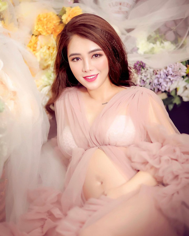 Năm 2019 có tới 5 cặp rich kid Việt tổ chức đám cưới vô cùng xa hoa, đến hiện tại ai cũng hạnh phúc, chỉ có Âu Hà My - Trọng Hưng đùng đùng ly hôn - 43 Năm 2019 có tới 5 cặp rich kid Việt tổ chức đám cưới vô cùng xa hoa, đến hiện tại ai cũng hạnh phúc, chỉ có Âu Hà My - Trọng Hưng đùng đùng ly hôn - 43