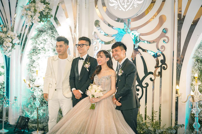 Năm 2019 có tới 5 cặp rich kid Việt tổ chức đám cưới vô cùng xa hoa, đến hiện tại ai cũng hạnh phúc, chỉ có Âu Hà My - Trọng Hưng đùng đùng ly hôn - 22 Năm 2019 có tới 5 cặp rich kid Việt tổ chức đám cưới vô cùng xa hoa, đến hiện tại ai cũng hạnh phúc, chỉ có Âu Hà My - Trọng Hưng đùng đùng ly hôn - 22