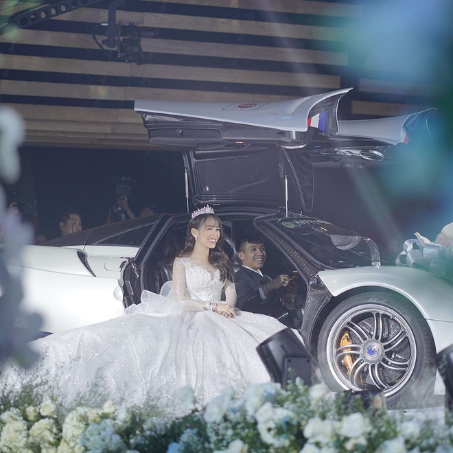 Năm 2019 có tới 5 cặp rich kid Việt tổ chức đám cưới vô cùng xa hoa, đến hiện tại ai cũng hạnh phúc, chỉ có Âu Hà My - Trọng Hưng đùng đùng ly hôn - 18 Năm 2019 có tới 5 cặp rich kid Việt tổ chức đám cưới vô cùng xa hoa, đến hiện tại ai cũng hạnh phúc, chỉ có Âu Hà My - Trọng Hưng đùng đùng ly hôn - 18