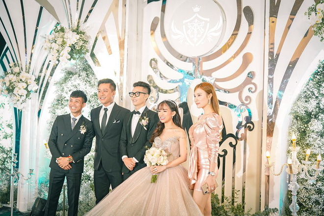 Năm 2019 có tới 5 cặp rich kid Việt tổ chức đám cưới vô cùng xa hoa, đến hiện tại ai cũng hạnh phúc, chỉ có Âu Hà My - Trọng Hưng đùng đùng ly hôn - 21 Năm 2019 có tới 5 cặp rich kid Việt tổ chức đám cưới vô cùng xa hoa, đến hiện tại ai cũng hạnh phúc, chỉ có Âu Hà My - Trọng Hưng đùng đùng ly hôn - 21