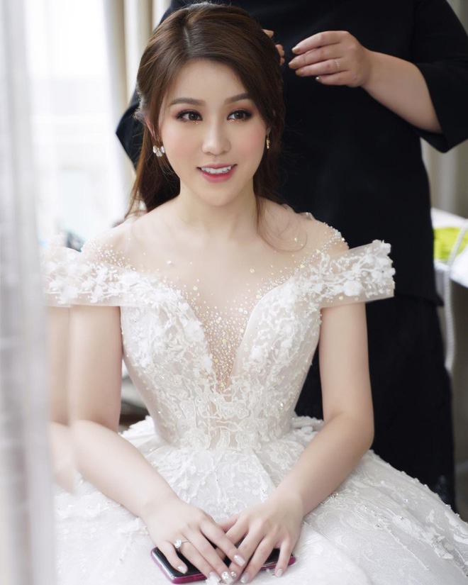Năm 2019 có tới 5 cặp rich kid Việt tổ chức đám cưới vô cùng xa hoa, đến hiện tại ai cũng hạnh phúc, chỉ có Âu Hà My - Trọng Hưng đùng đùng ly hôn - 9 Năm 2019 có tới 5 cặp rich kid Việt tổ chức đám cưới vô cùng xa hoa, đến hiện tại ai cũng hạnh phúc, chỉ có Âu Hà My - Trọng Hưng đùng đùng ly hôn - 9