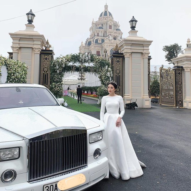Năm 2019 có tới 5 cặp rich kid Việt tổ chức đám cưới vô cùng xa hoa, đến hiện tại ai cũng hạnh phúc, chỉ có Âu Hà My - Trọng Hưng đùng đùng ly hôn - 1 Năm 2019 có tới 5 cặp rich kid Việt tổ chức đám cưới vô cùng xa hoa, đến hiện tại ai cũng hạnh phúc, chỉ có Âu Hà My - Trọng Hưng đùng đùng ly hôn - 1
