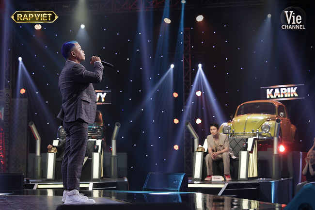 Rap Việt: 'Gà cưng' của Wowy - Tez bại trận, G.Ducky xuất sắc tới mức Binz phải nghiêng mình bày tỏ sự lo sợ - 8 Rap Việt: 'Gà cưng' của Wowy - Tez bại trận, G.Ducky xuất sắc tới mức Binz phải nghiêng mình bày tỏ sự lo sợ - 8