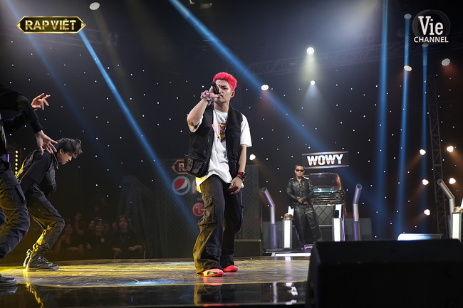 Rap Việt: 'Gà cưng' của Wowy - Tez bại trận, G.Ducky xuất sắc tới mức Binz phải nghiêng mình bày tỏ sự lo sợ - 1 Rap Việt: 'Gà cưng' của Wowy - Tez bại trận, G.Ducky xuất sắc tới mức Binz phải nghiêng mình bày tỏ sự lo sợ - 1