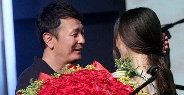 Thêm vụ ngoại tình chấn động: Mỹ nhân Cbiz tố chồng đại gia 'tòm tem' với tiểu tam, tung cả bằng chứng chat sex nhạy cảm - 5 Thêm vụ ngoại tình chấn động: Mỹ nhân Cbiz tố chồng đại gia 'tòm tem' với tiểu tam, tung cả bằng chứng chat sex nhạy cảm - 5